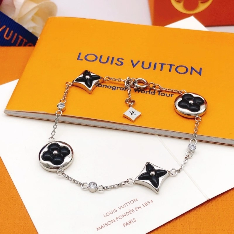 Louis Vuitton Bracelets Attractive 248237