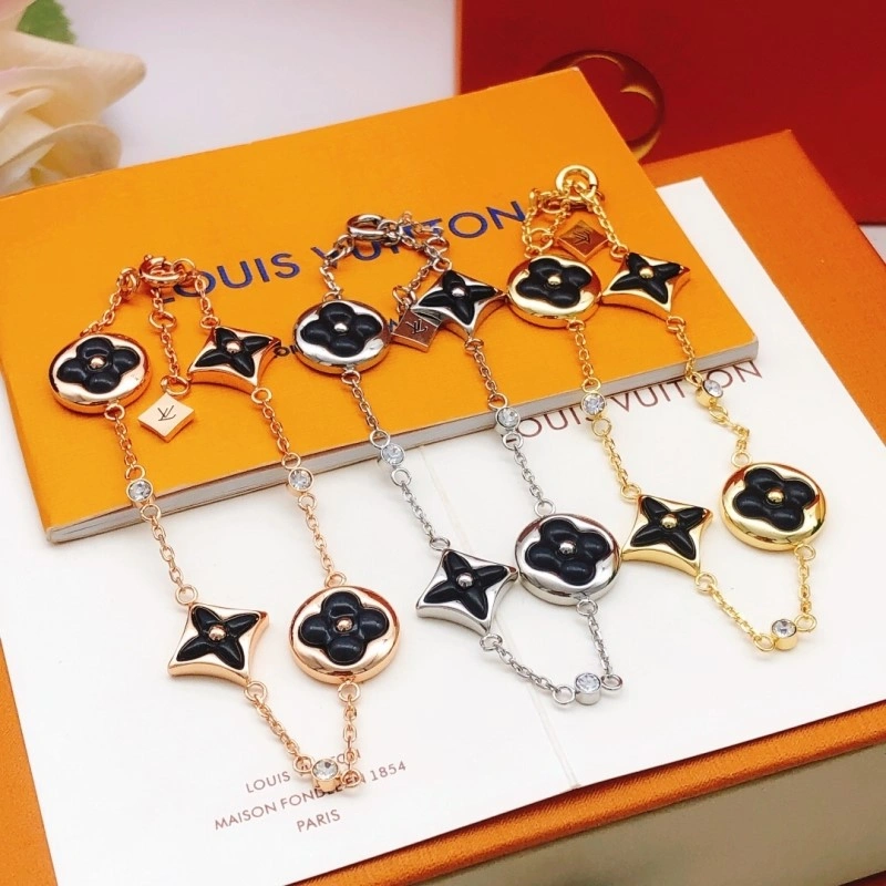 Louis Vuitton Bracelets Attractive 248237