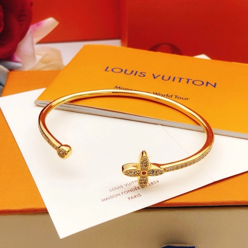 FashionForward Louis Vuitton Bracelets 248244