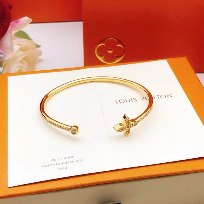 FashionForward Louis Vuitton Bracelets 248244