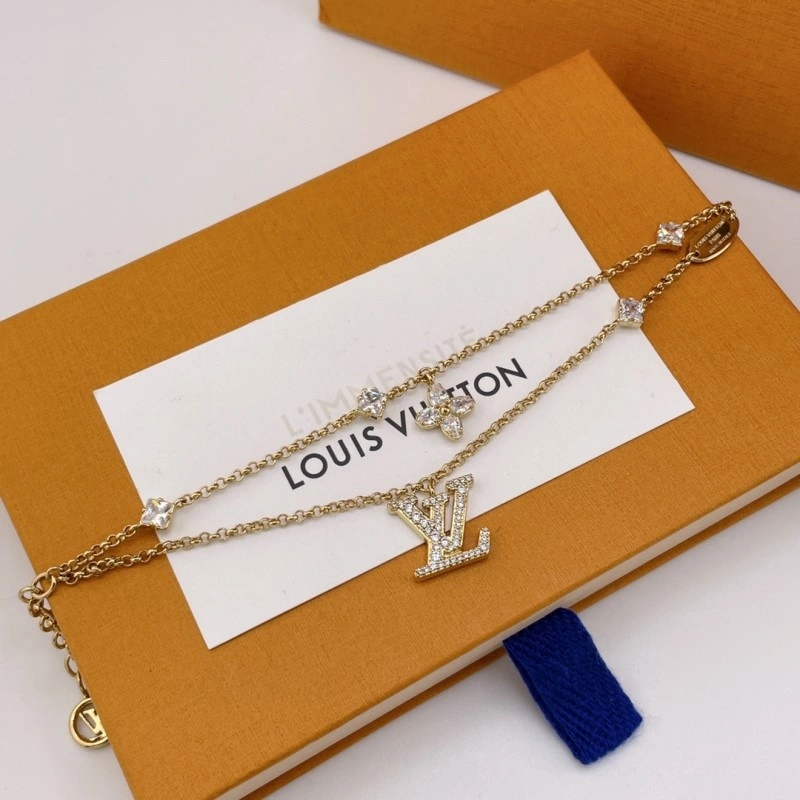 Attractive Louis Vuitton Bracelets 248226