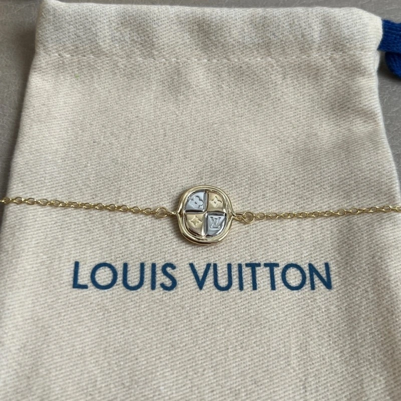 Chic Louis Vuitton Bracelets 248228