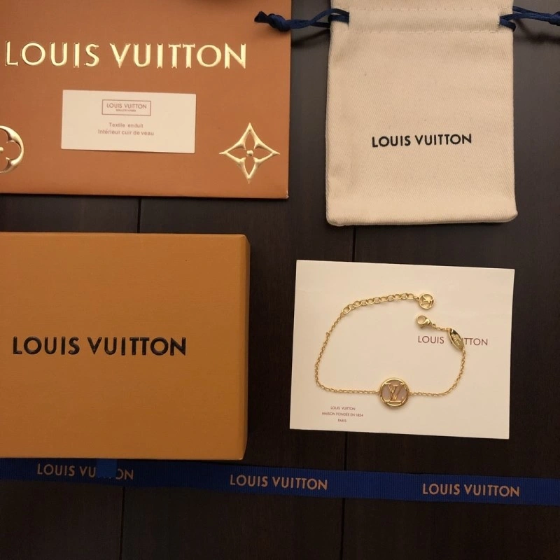 Cozy Louis Vuitton Bracelets 248233