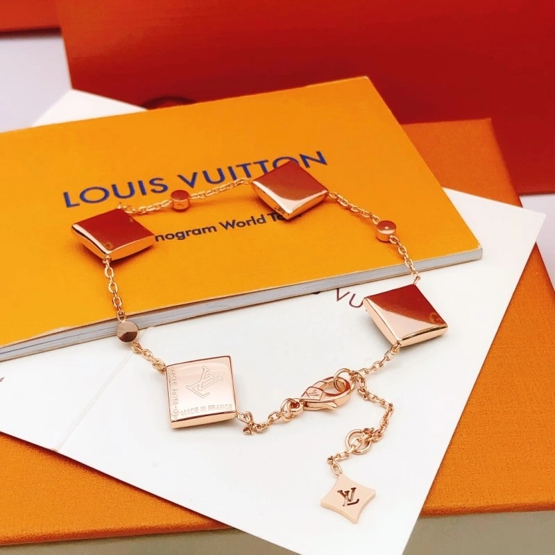 Tailored Louis Vuitton Bracelets 248225