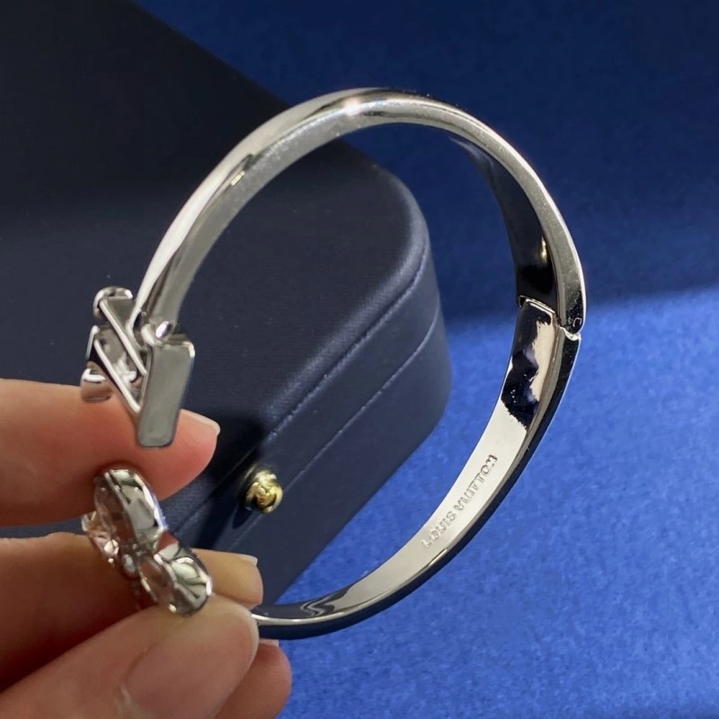 Louis Vuitton Bracelets SmoothTexture 248220