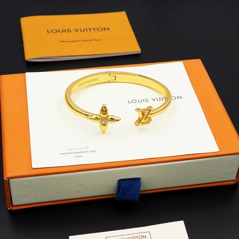 Louis Vuitton Bracelets SmoothTexture 248208