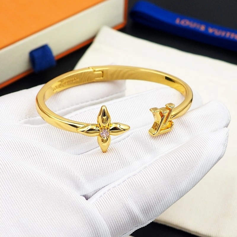Louis Vuitton Bracelets SmoothTexture 248208