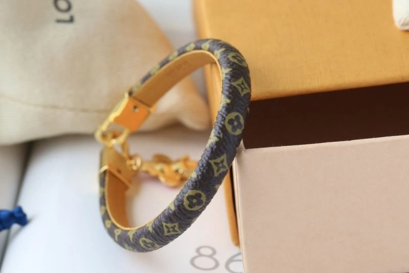WellDesigned Louis Vuitton Bracelets 256902