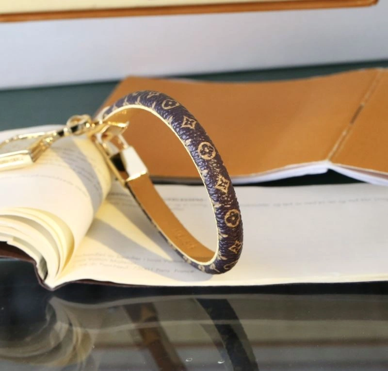 Classic Louis Vuitton Bracelets 256900