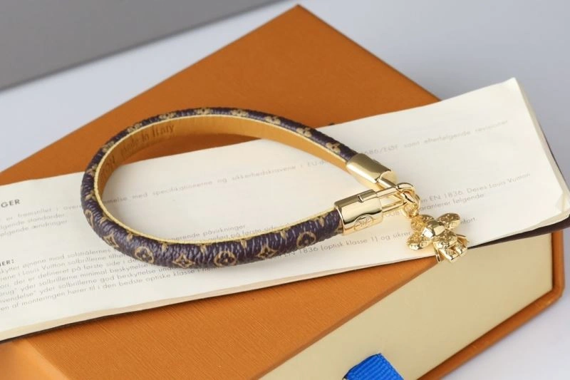 Comfortable Louis Vuitton Bracelets 256897