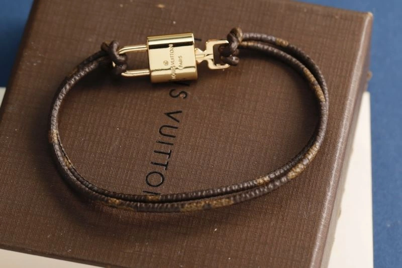 Louis Vuitton Bracelets Resilient 256867