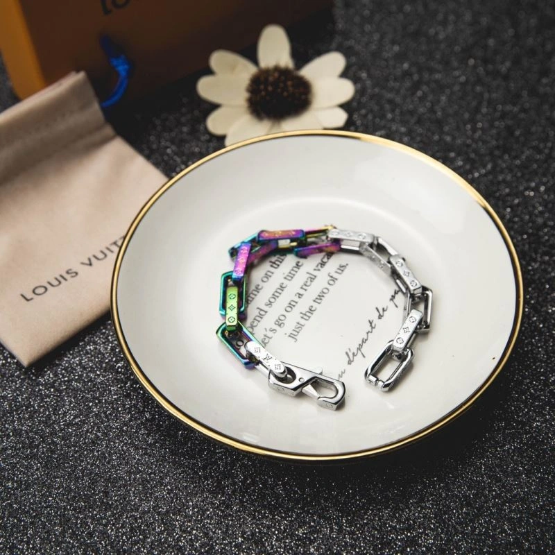 Effortless Louis Vuitton Bracelets 256873