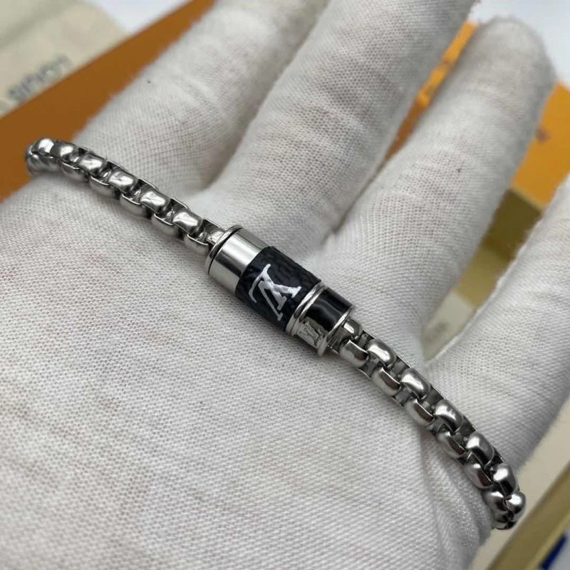 Seasonal Louis Vuitton Bracelets 256890