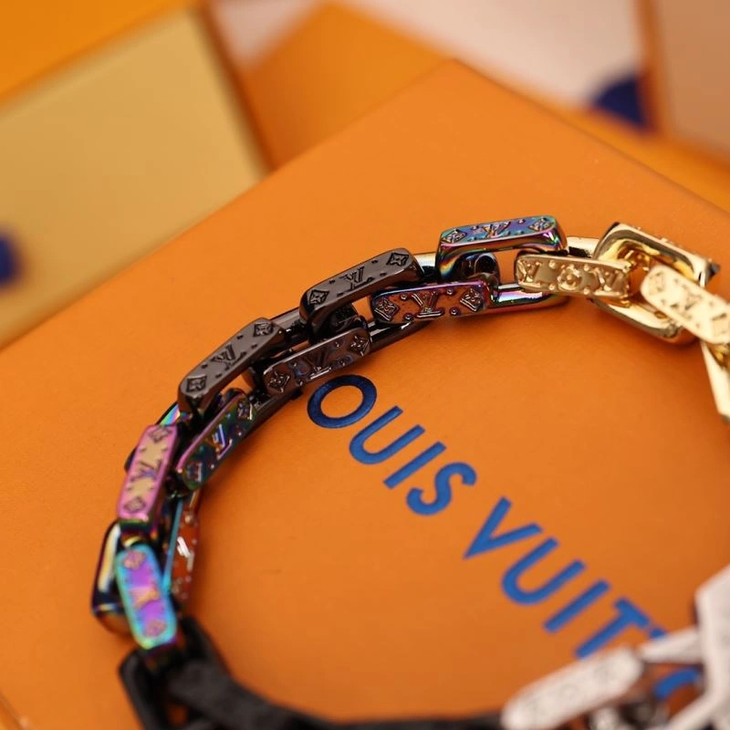 Lightweight Louis Vuitton Bracelets 256887