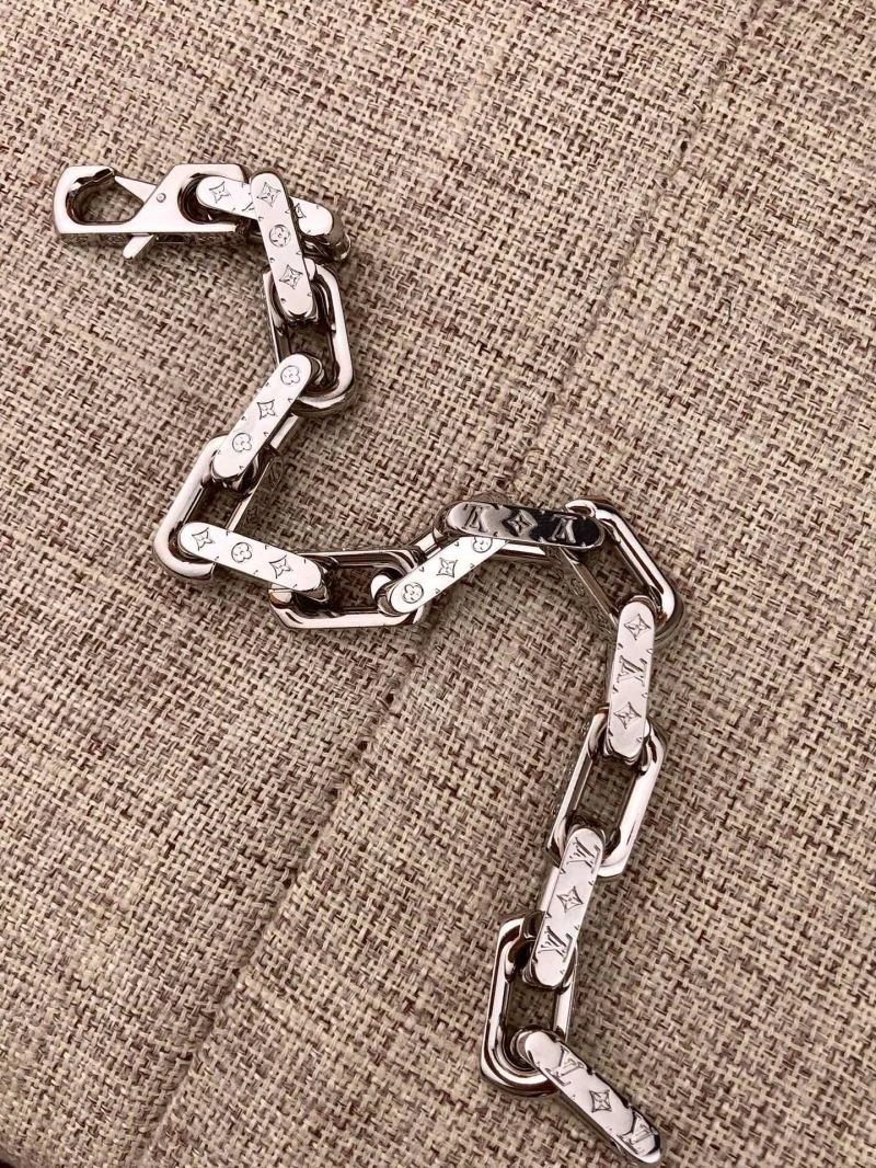Chic Louis Vuitton Bracelets 256597