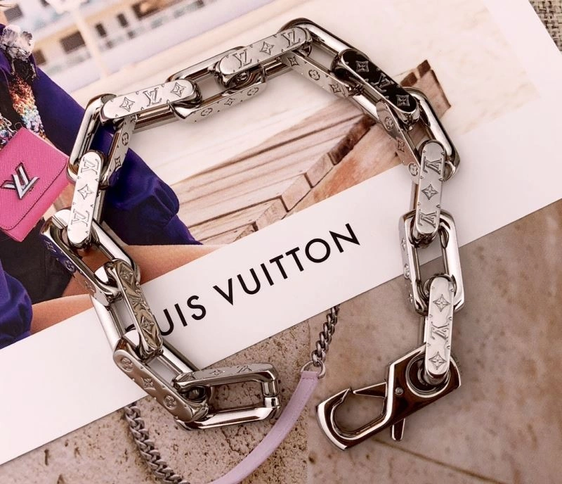 Chic Louis Vuitton Bracelets 256597