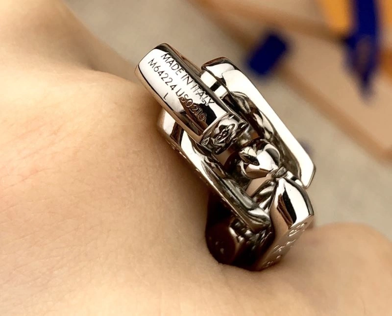 Chic Louis Vuitton Bracelets 256597