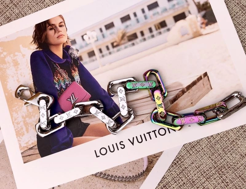 Louis Vuitton Bracelets Sporty 256872