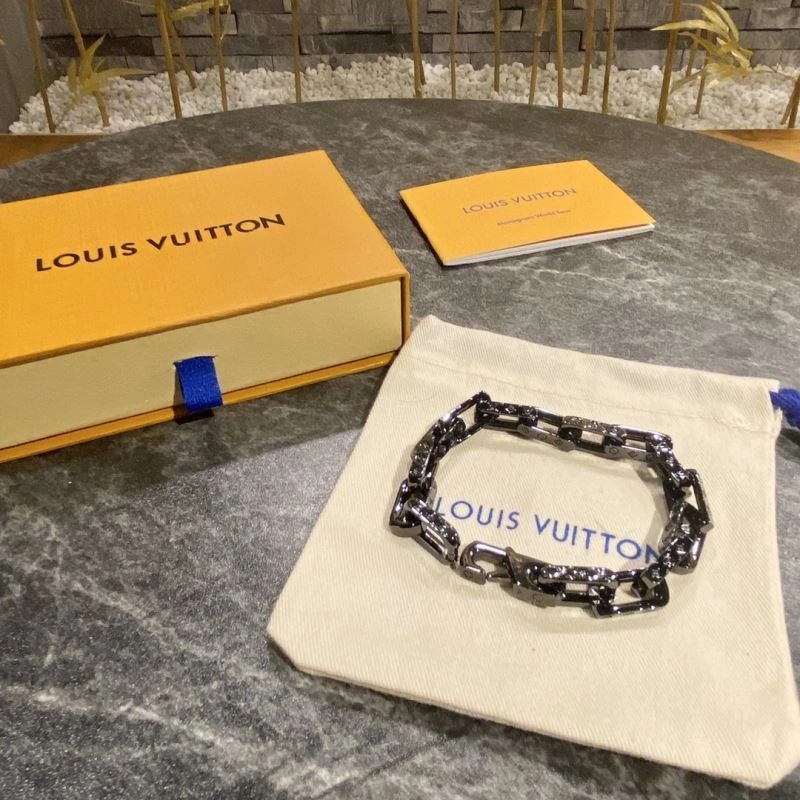Louis Vuitton Bracelets Popular 256856