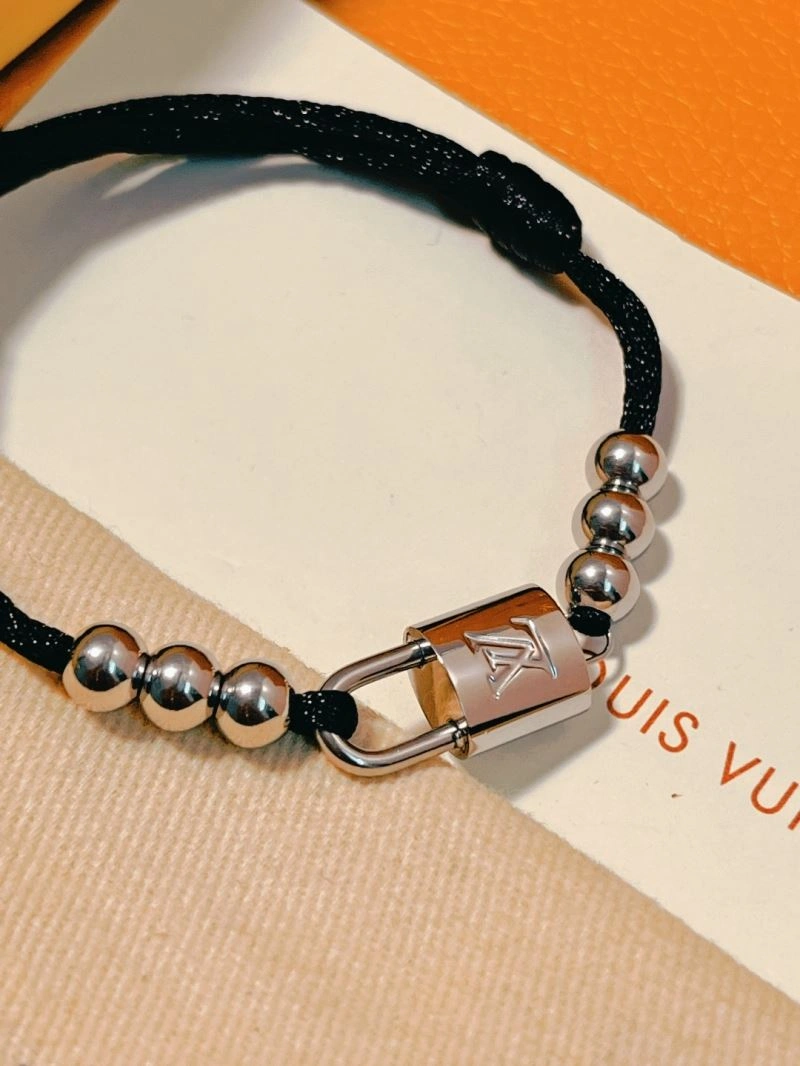Seasonal Louis Vuitton Bracelets 256930