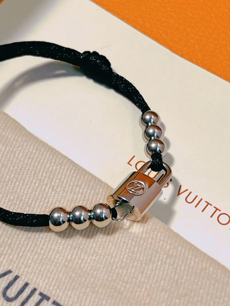 Seasonal Louis Vuitton Bracelets 256930