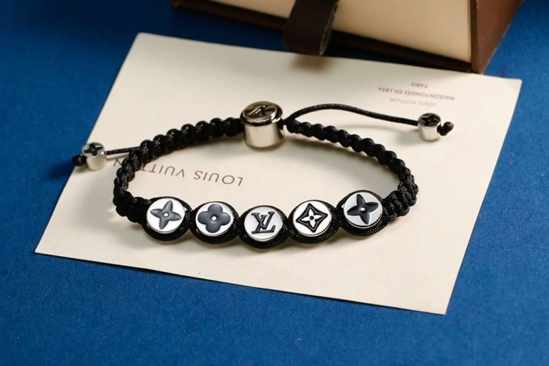 Louis Vuitton Bracelets Chic 256924