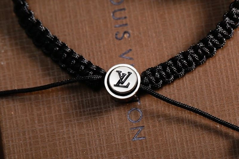 Louis Vuitton Bracelets Chic 256924