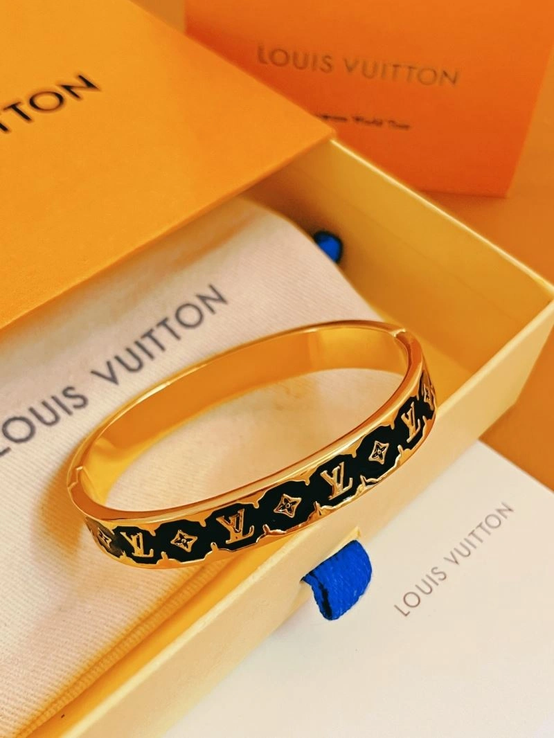 Attractive Louis Vuitton Bracelets 256937
