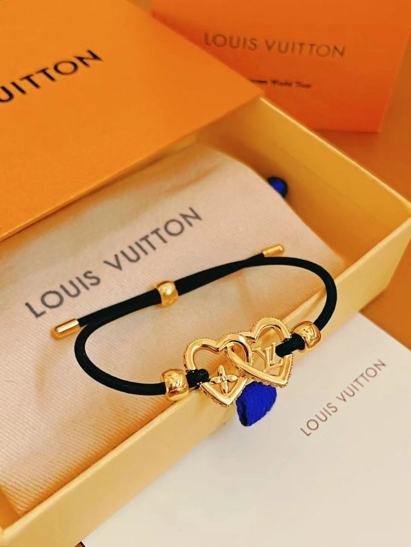 MoistureWicking Louis Vuitton Bracelets 256910