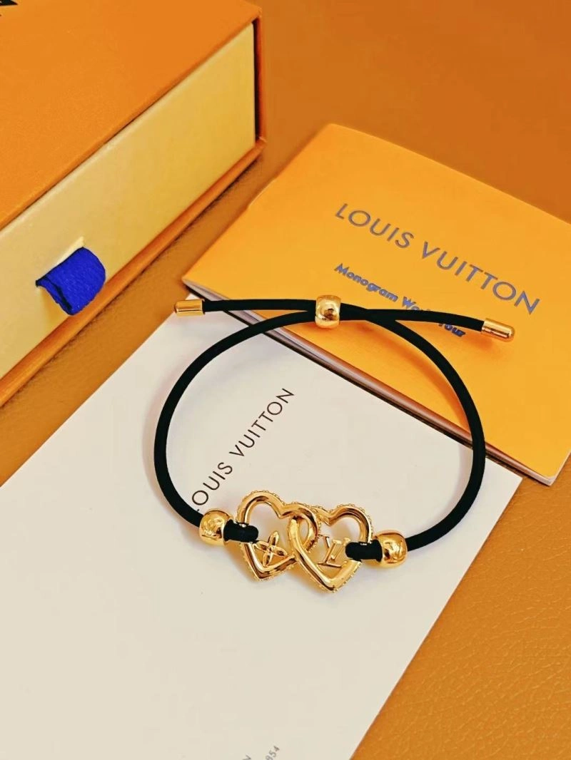 MoistureWicking Louis Vuitton Bracelets 256910