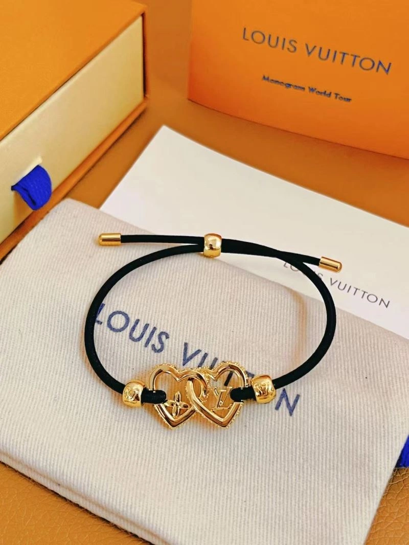 MoistureWicking Louis Vuitton Bracelets 256910