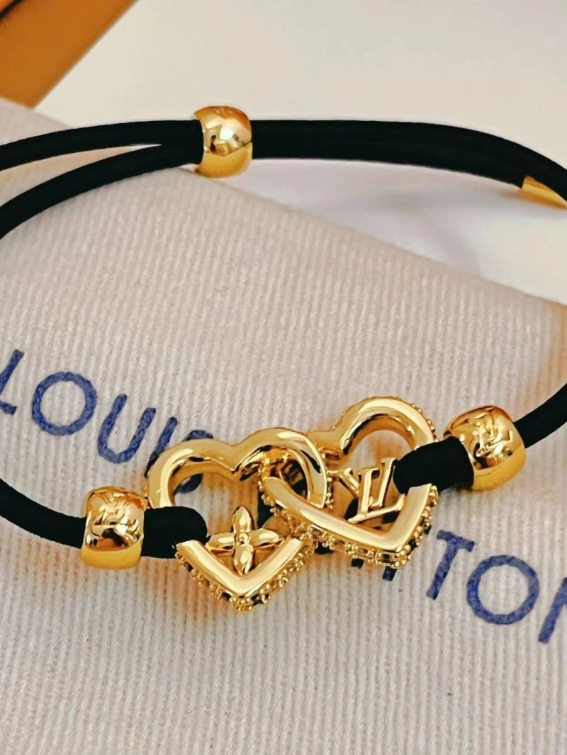 MoistureWicking Louis Vuitton Bracelets 256910