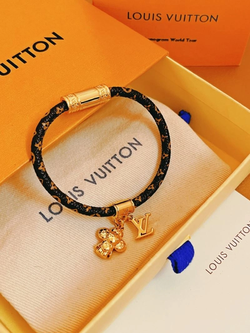 Louis Vuitton Bracelets ZipUp 256914