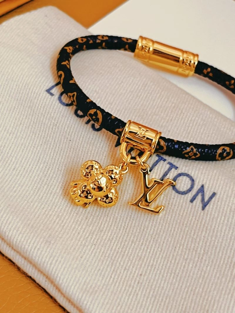 Louis Vuitton Bracelets ZipUp 256914