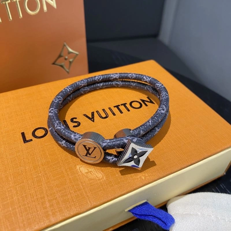 Elegant Louis Vuitton Bracelets 256921
