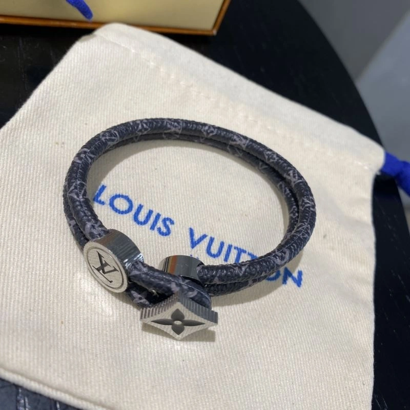 Elegant Louis Vuitton Bracelets 256921