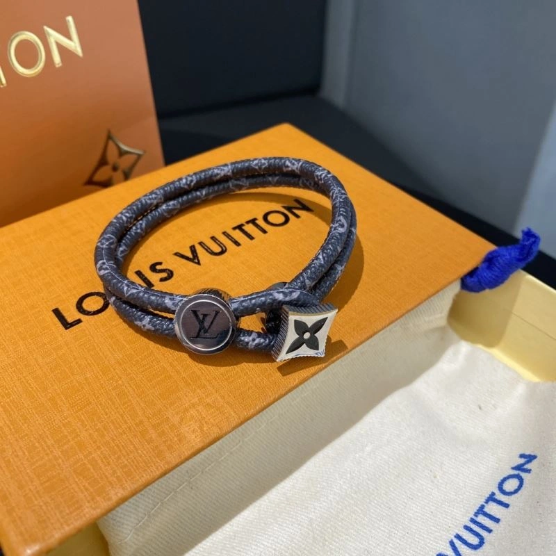 Elegant Louis Vuitton Bracelets 256921
