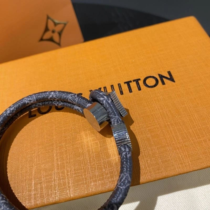 Elegant Louis Vuitton Bracelets 256921