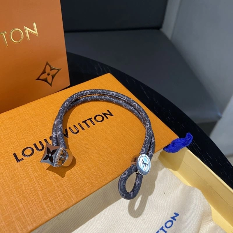 Elegant Louis Vuitton Bracelets 256921