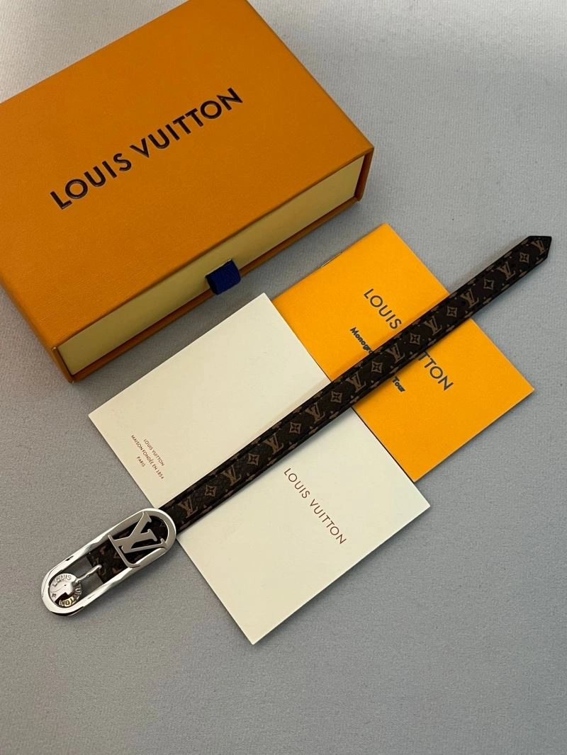 Louis Vuitton Bracelets FashionForward 256739