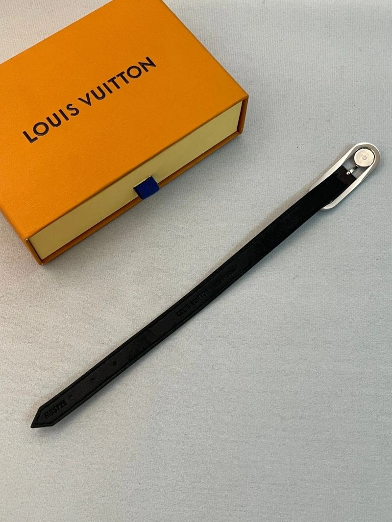 Louis Vuitton Bracelets FashionForward 256739