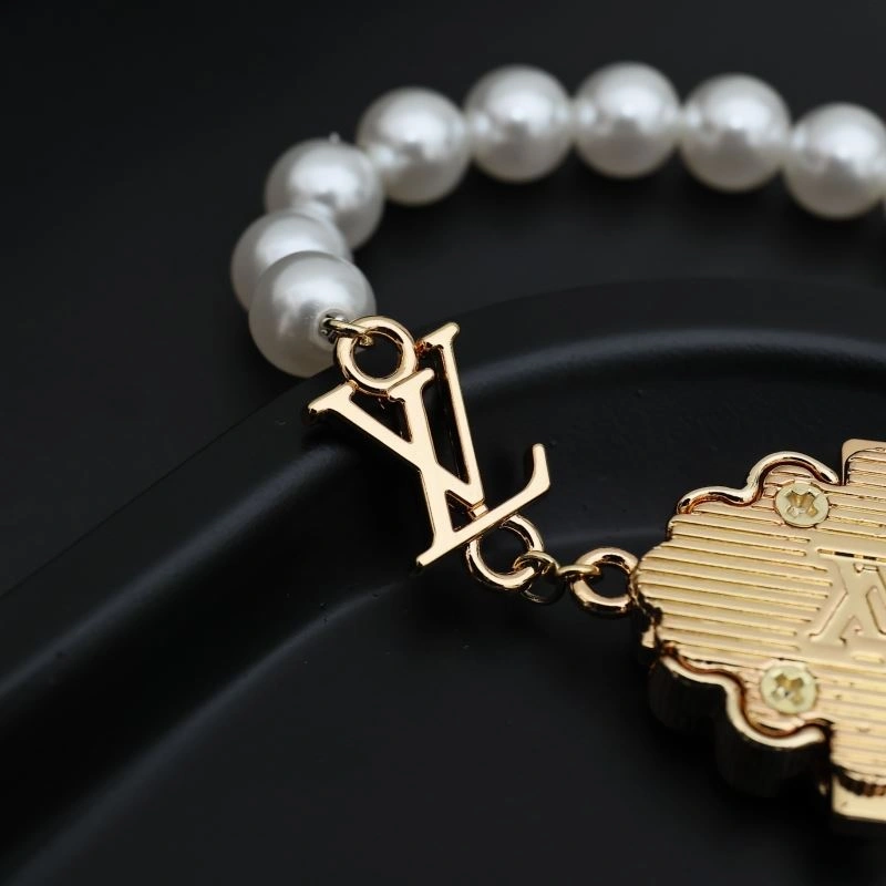 ZipUp Louis Vuitton Bracelets 256907