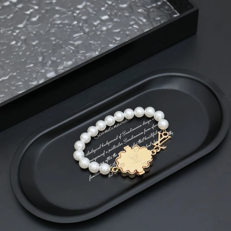 ZipUp Louis Vuitton Bracelets 256907