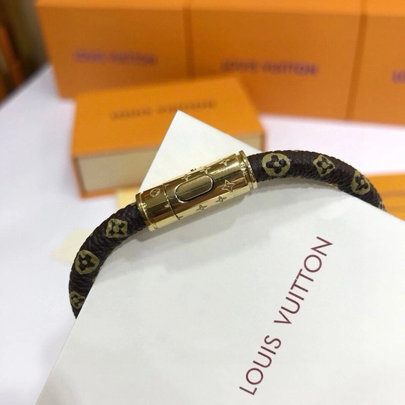 FashionForward Louis Vuitton Bracelets 256840