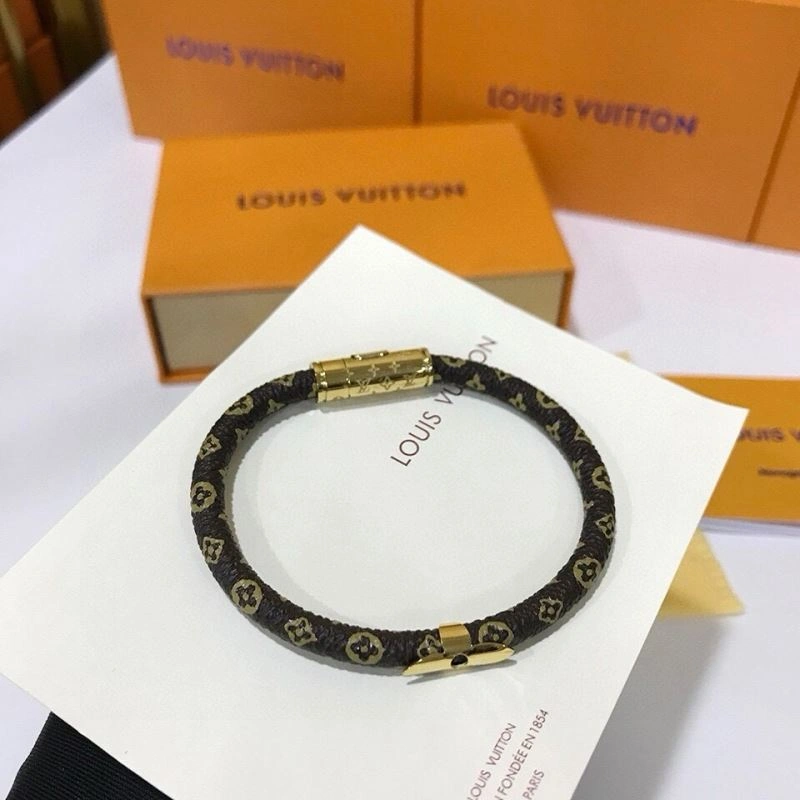 FashionForward Louis Vuitton Bracelets 256840