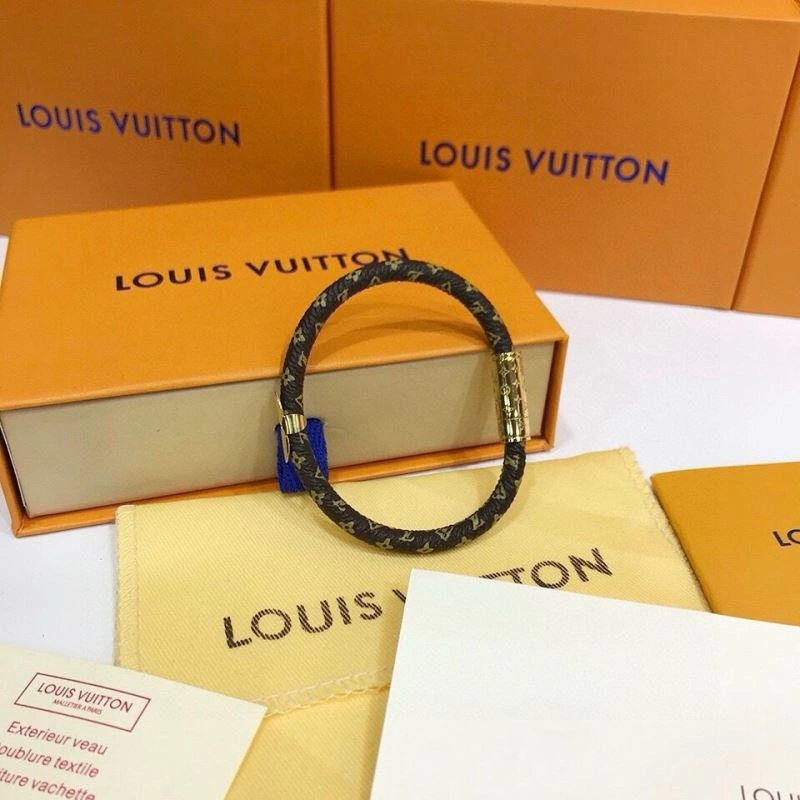 FashionForward Louis Vuitton Bracelets 256840