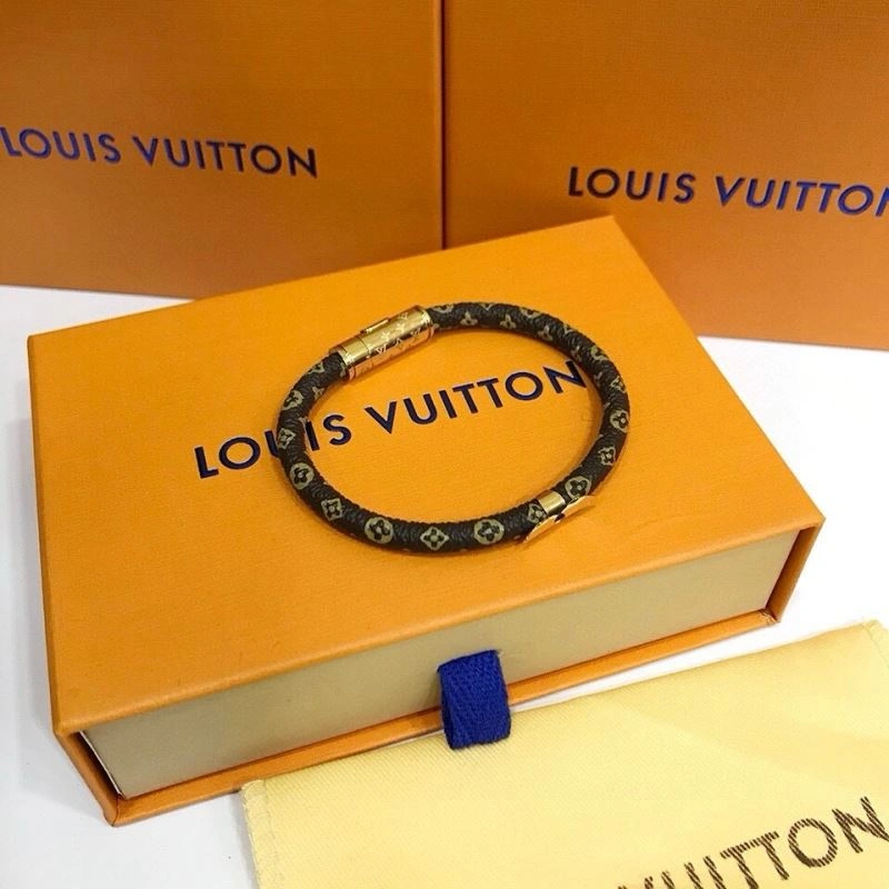 FashionForward Louis Vuitton Bracelets 256840