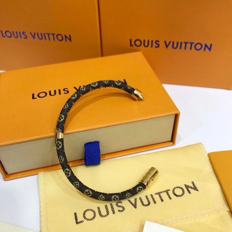 FashionForward Louis Vuitton Bracelets 256840