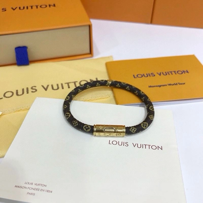 FashionForward Louis Vuitton Bracelets 256840