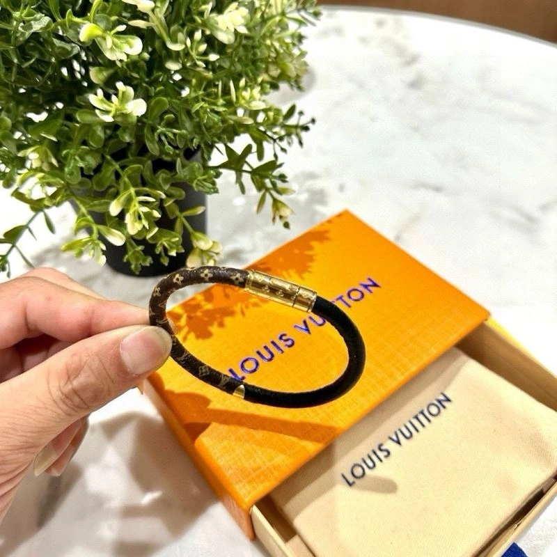 Louis Vuitton Bracelets EasyMatch 256854